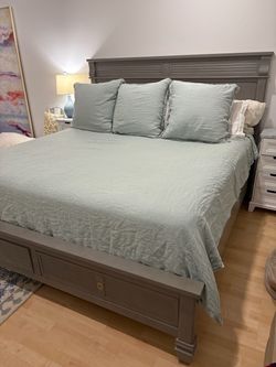 King bedframe
