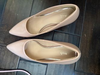 Nude heels size 40 or 9