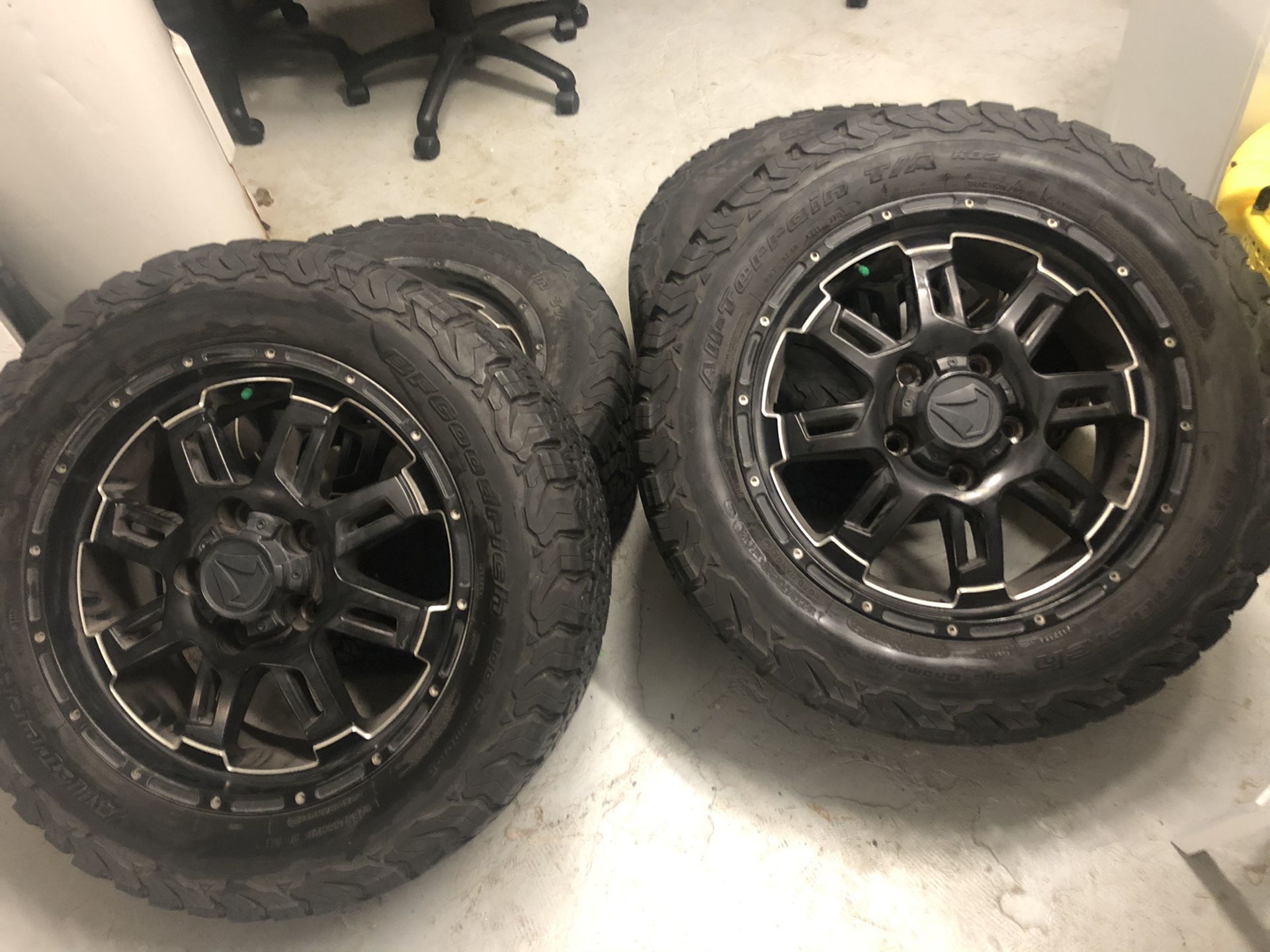 Truck rims: OEM Toyota tundra TSS TRD off road wheels