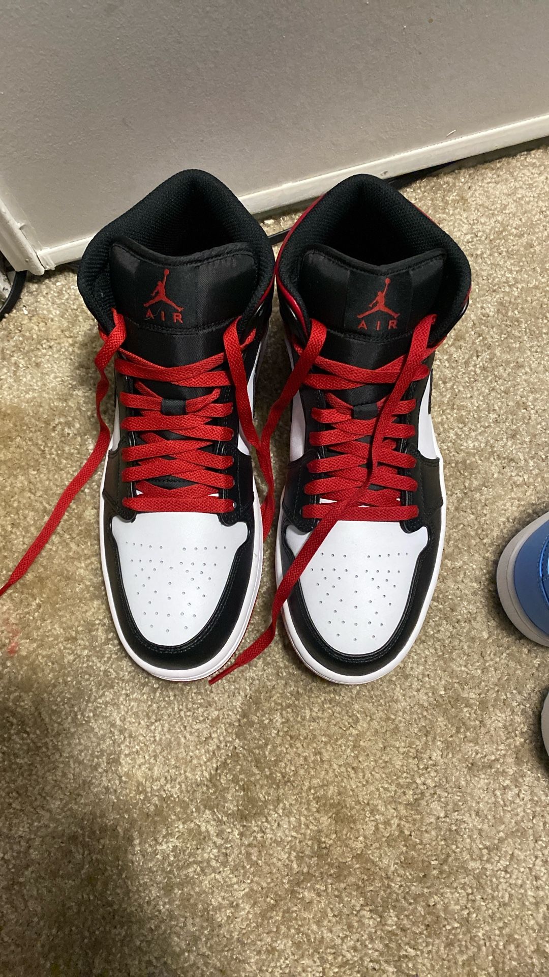 Air Jordan Mids