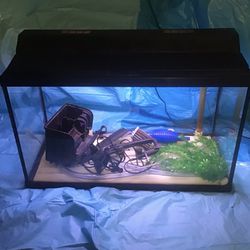 Fish Tank 29 Gallons In Great Condition