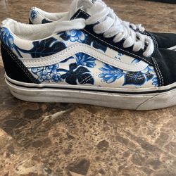 Women’s Vans 6