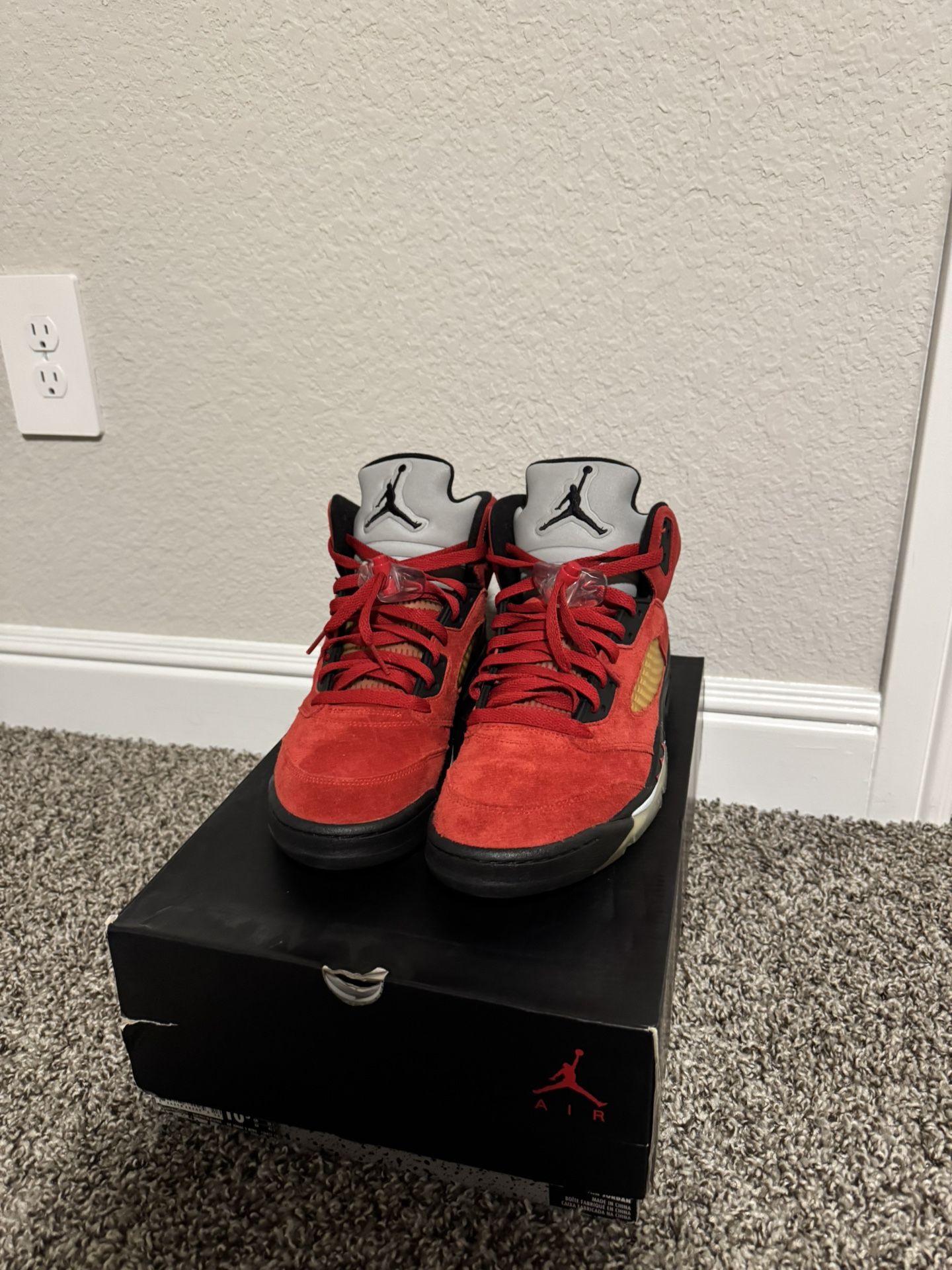 Jordan 5 Raging Bull