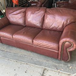 Like New Sofa Set