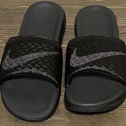 Men’s Sandals Bundle – Nike Slides + Quiksilver + Casual Flip-Flops (Sz 9–10)