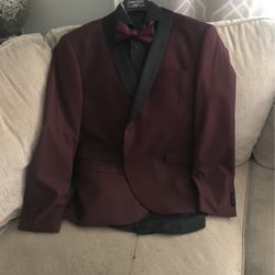 Wine Colored Suit- Comes With Everything (size 34/35)