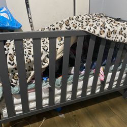 Baby Crib With Two Mini Mattress