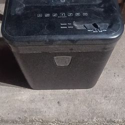 Staples Paper Shredder