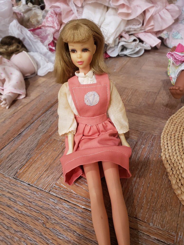 1960's Barbie Doll With Eye Lashes