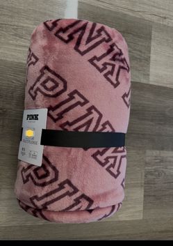 BRAND NEW VS PINK COZY BLANKET