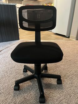New - Mainstays Mesh Task Chair with Plush Padded Seat