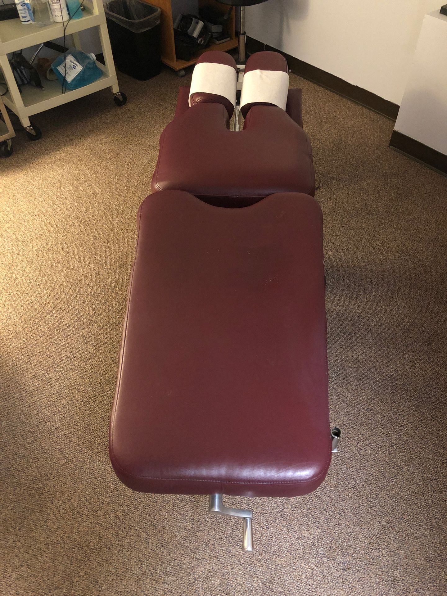Flexion/distraction table with elevation