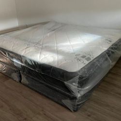 New KING Size Mattress Plush With Box Spring Set // King Size Mattress For Sale 
