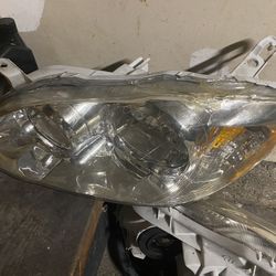 2006 Toyota Corolla headlight