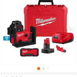 Milwaukee M12 12-Volt Lithium-Ion Cordless Green 250 ft. 3-Plane Laser Level Kit with Laser Detector