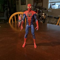 Battery Powered - The Amazing Spiderman 1 Action Figure