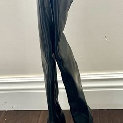 Aldo Knee High Black Leather Boots. Size 6