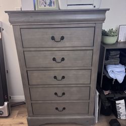 Dresser