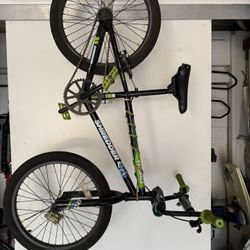 Haro Boys bike, Shredder 20