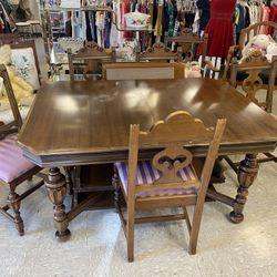 Berkey & Gay Dining Table and 6 Chairs