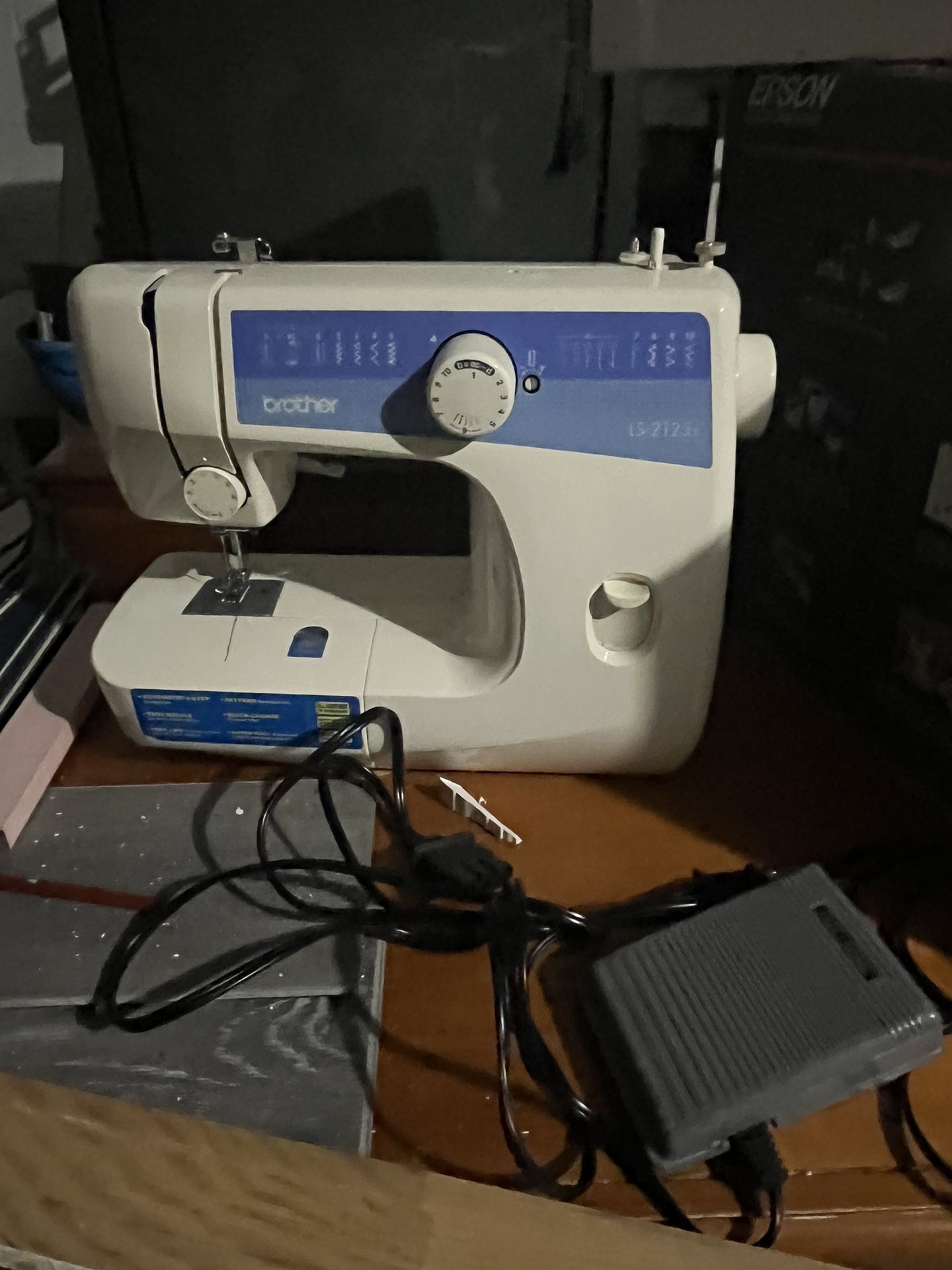 Perfect Condition Sewing Machine!!