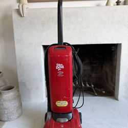 Dirt Devil Lightweight Bagged Upright Vacuum - 12amp 