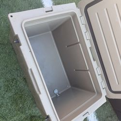 Large Yeti Type Cooler