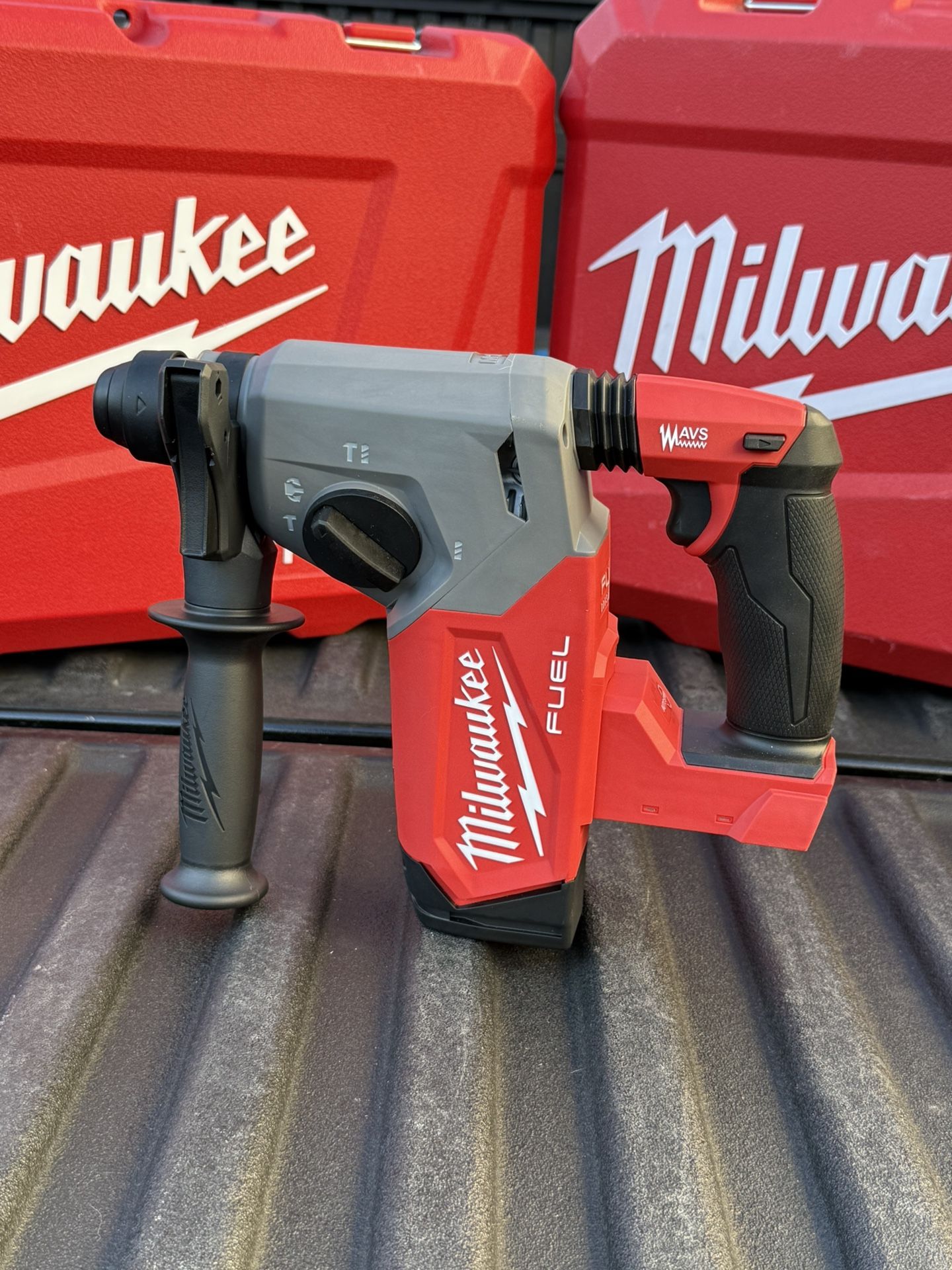 Milwaukee M18 FUEL Rotary Hammer 1” – Más potencia y mejor precio 