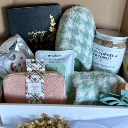 Ready-to-Go Luxury Gift Box