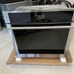 NEW Electrolux 30” Single Wall Oven