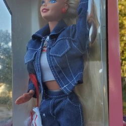 Barbie Chuck-e-cheese's 1995 Special Edition