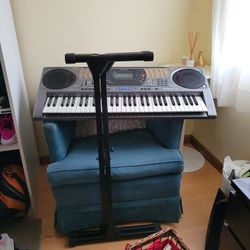 Electronic Keyboard & Stand