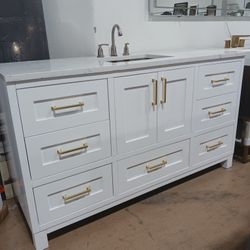 SALE🔥 60" Bathroom Vanities In Different Styles Starting From $850 And Up!