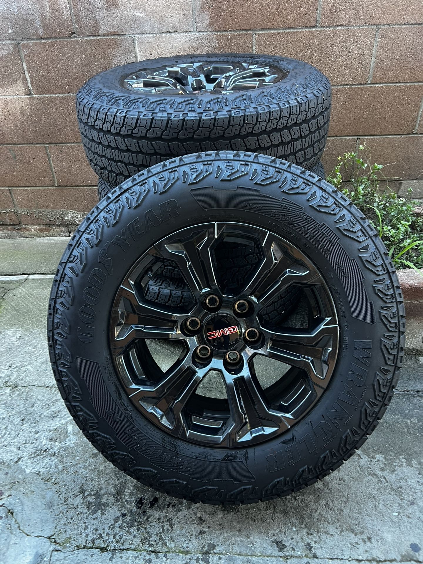 18 Inch Wheels Rims Tires 6X139.7 6X5.5 for Sale in Pico Rivera, CA ...