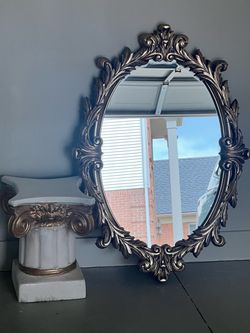 Beautiful gold frame mirror
