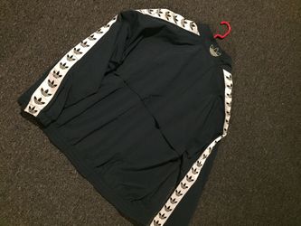 Adidas windbreaker SizexL 