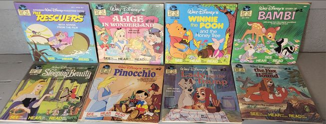 8 Disney story books with vinyl records