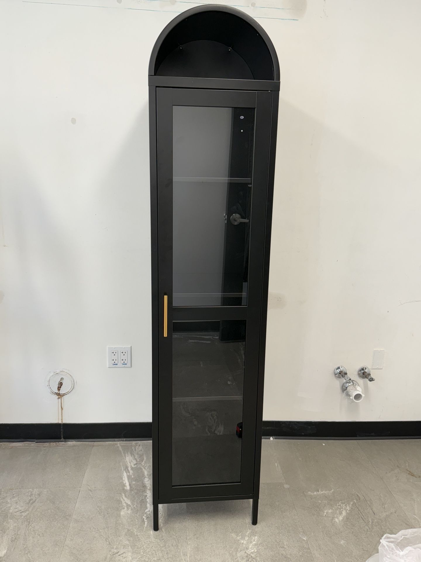 Storage shelf with a door