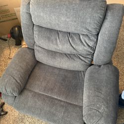 Free  recliner (for parts/fixer)