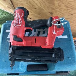 Milwaukee 18 gauge battery operated pin nailer