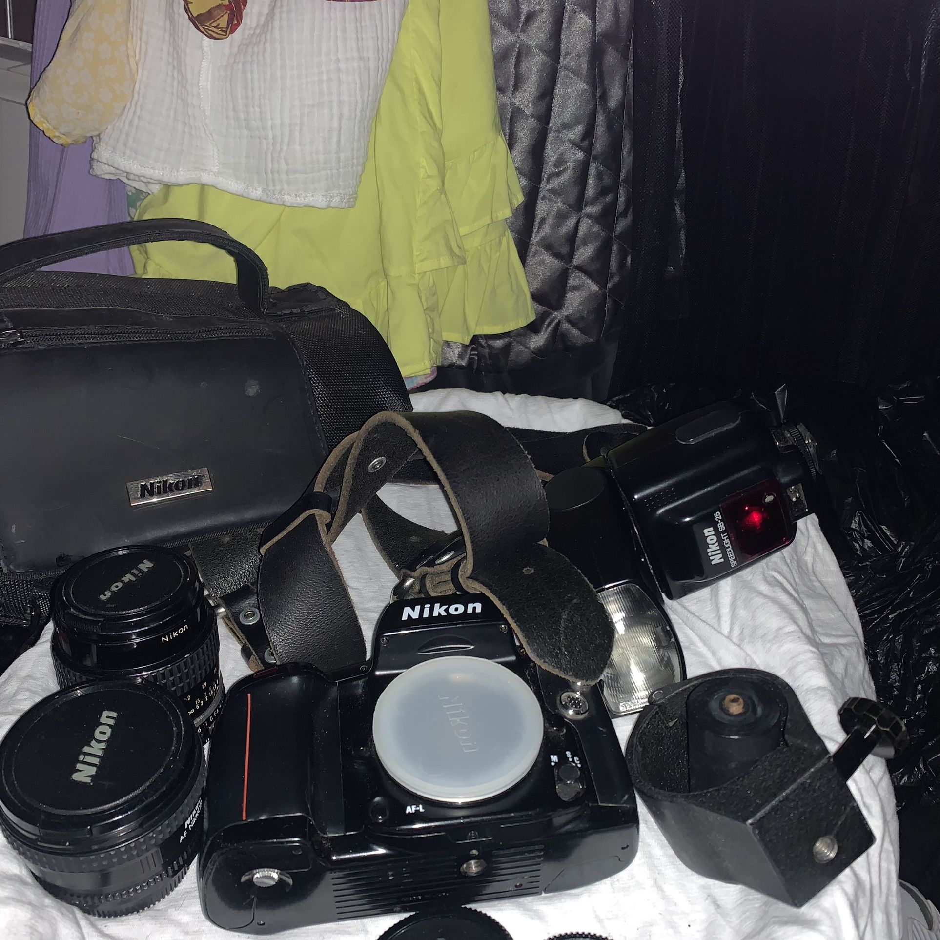 Nikon N90s Camera & Accessories