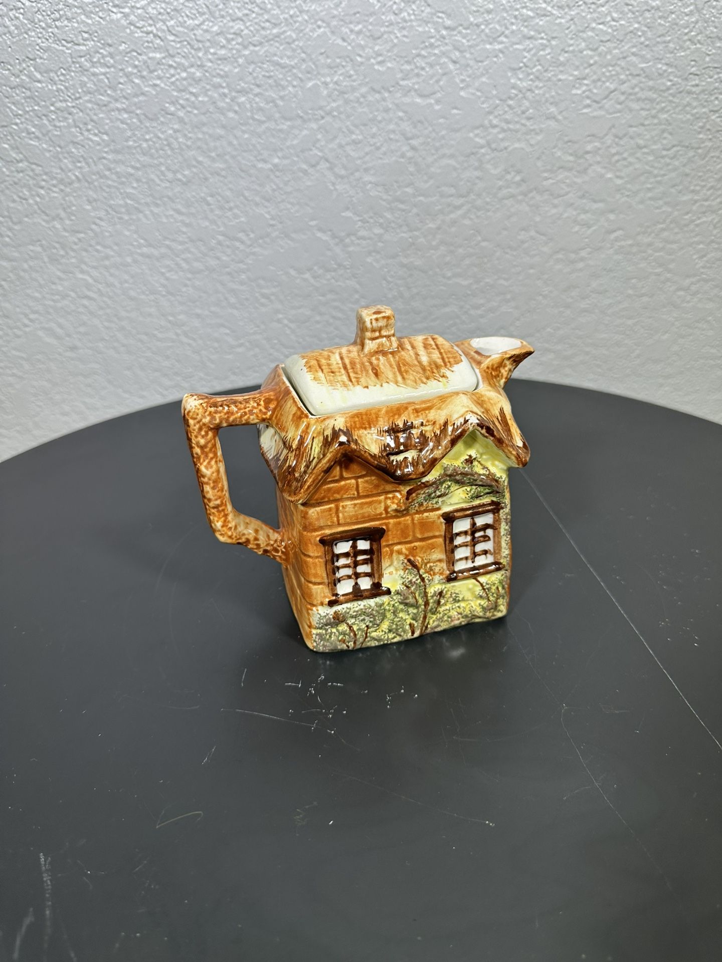 Vintage PRICE ENGLAND Made Ceramic COTTAGE Teapot "Ye Olde Cottage"