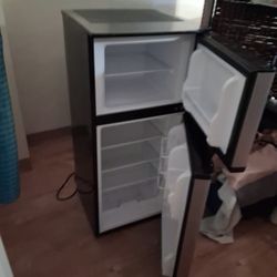 Visalia 24" Refrigerator 