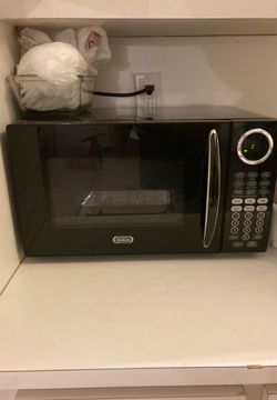 Microwave oven in GOOD condition