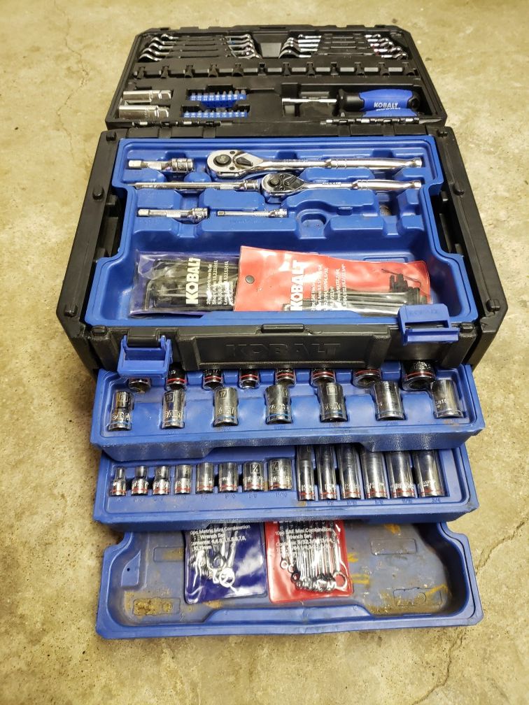 Kobalt 227 piece standard/metric tool set with case for Sale in Balch