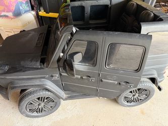 Mercedes-Benz G-Class Kids Ride-On Car