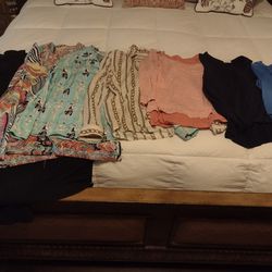 8 Piece Women's Clothes Dresses And Tops, Size Small To Large