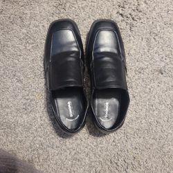 Boys dress shoe Size 5 