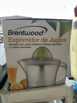Brentwood 40-ounce electric citrus juicer