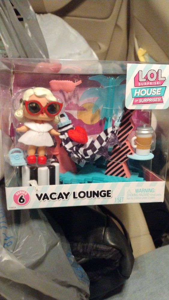 Lol Dolls Vacay Lounge